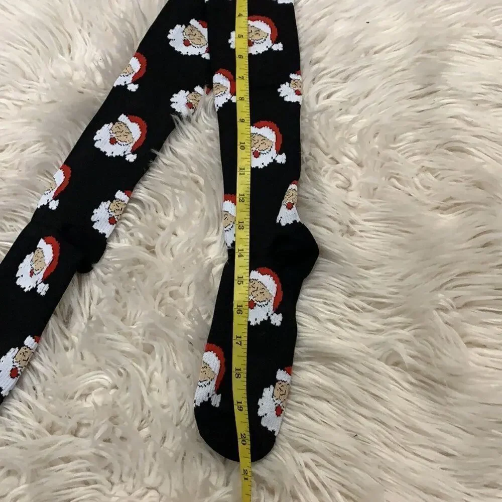 SOCKS CHRISTMAS NWOT SANTA DETAIL‎ 2 PAIRS